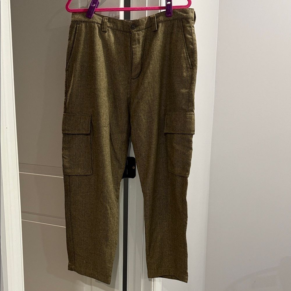 Old Navy Men's Olive Cargo Pants